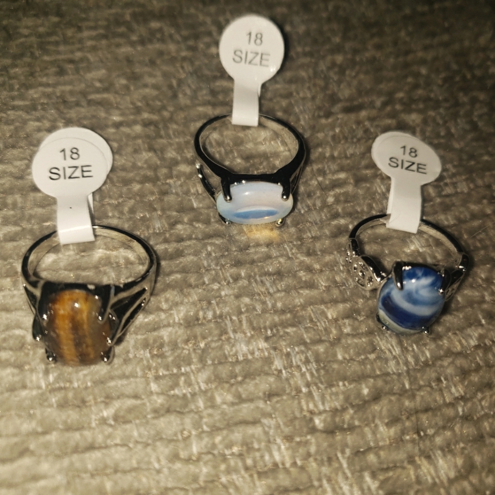 Women's beautiful jewelry (3) size 8 mixed retro natural stone rings.